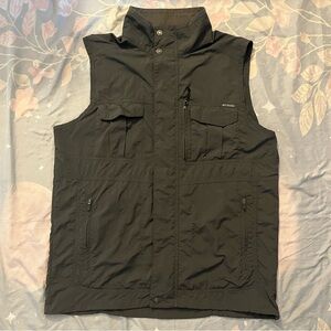 Columbia Utility Vest Men’s Medium Silver Ridge Hiking Fishing Cargo Pockets